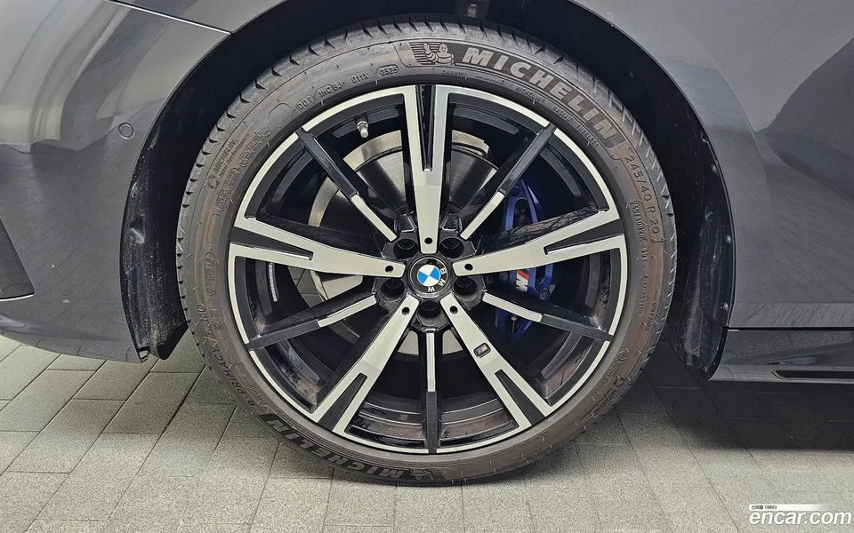 BMW 5 Series 530i xDrive M 2025 — thumbnail 5