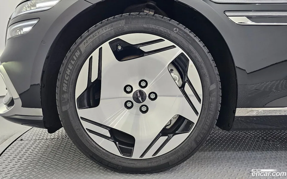 Genesis Electrified G80 e-AWD 2024 — thumbnail 5