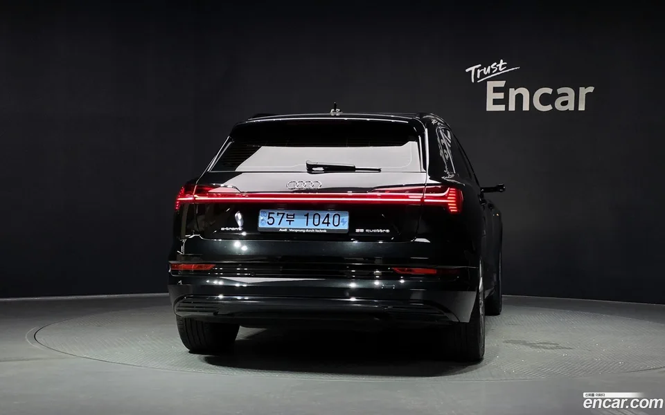 Audi e-tron 55 2023 — thumbnail 4