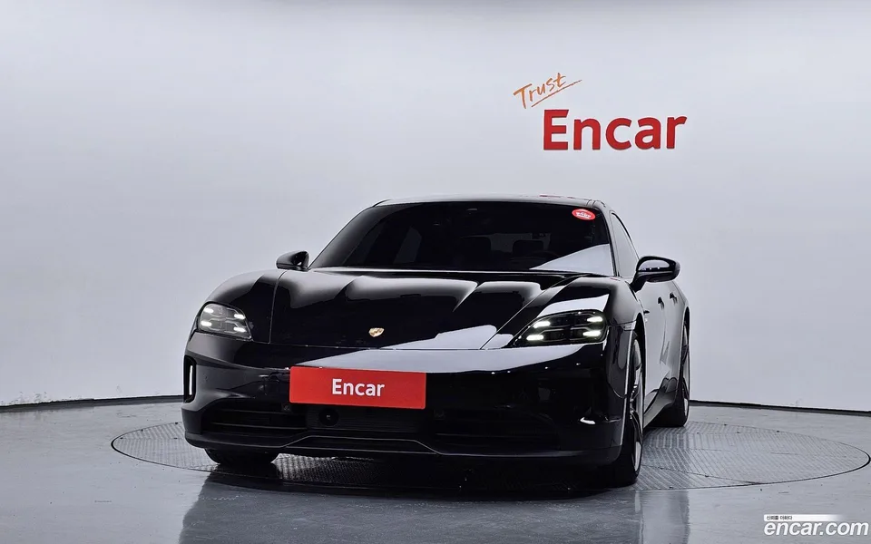 Porsche Taycan 2024 — thumbnail 3