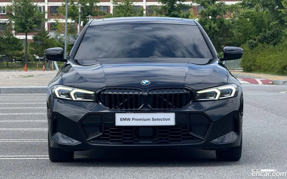 BMW 3 Series 320i M 2024 — thumbnail 3