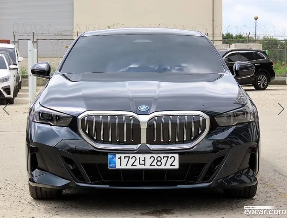 BMW 5 Series 530e xDrive M 2025 — photo 1, buy with delivery to Moscow