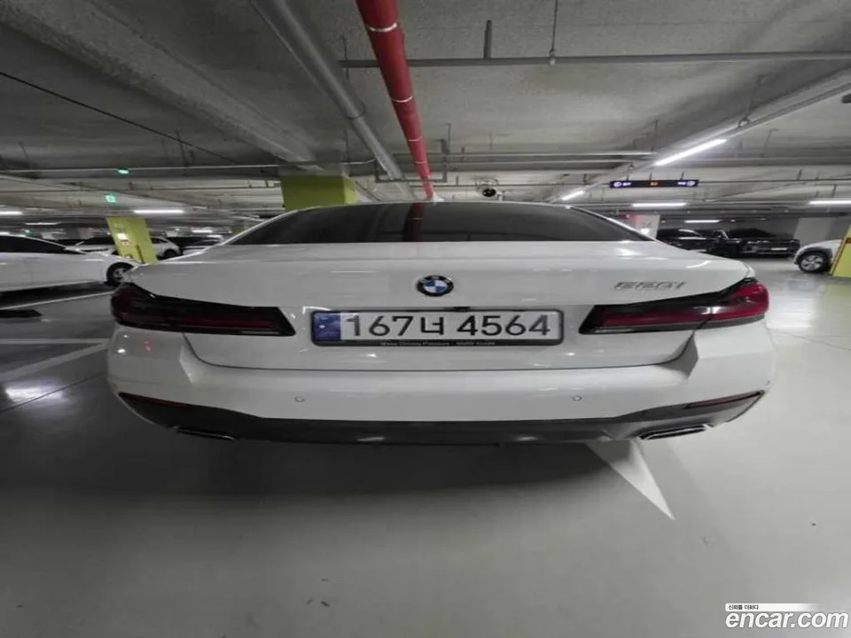 BMW 5 Series 520i M 2022 — thumbnail 2