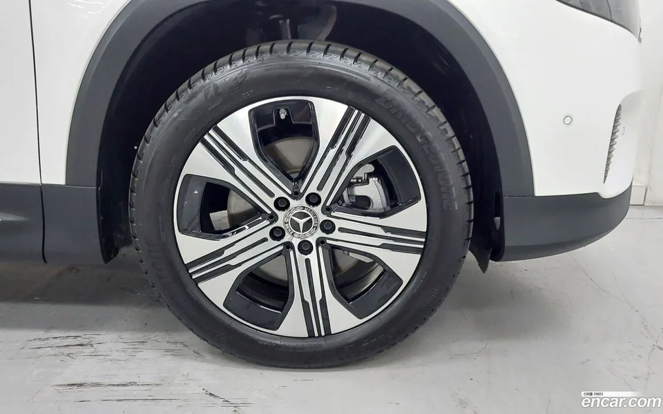 Mercedes-Benz EQB EQB300 4MATIC 2025 — thumbnail 5