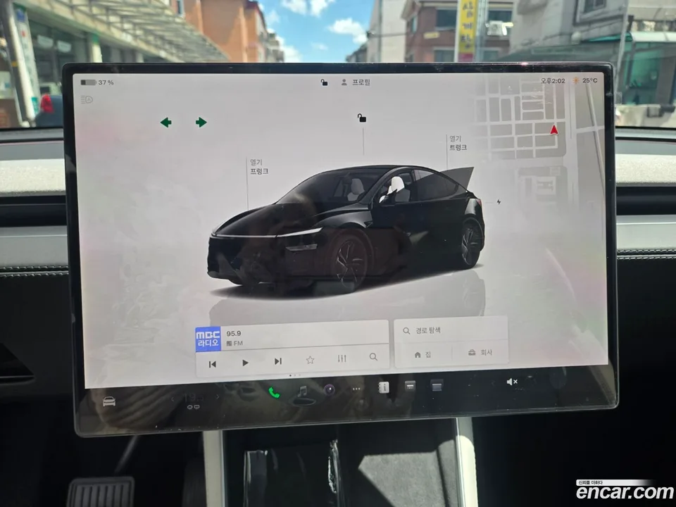 Tesla Model Y RWD 2026 — thumbnail 4