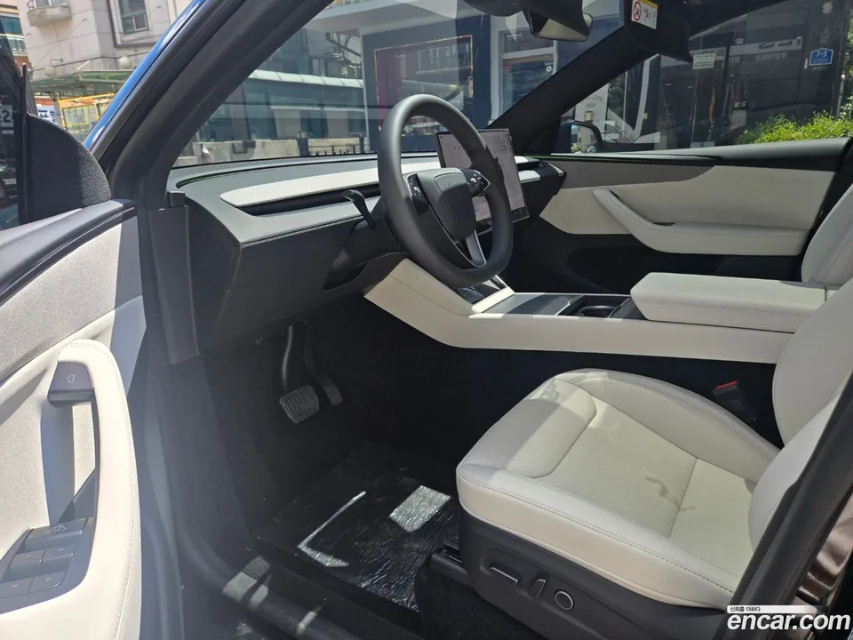 Tesla Model Y RWD 2026 — thumbnail 5