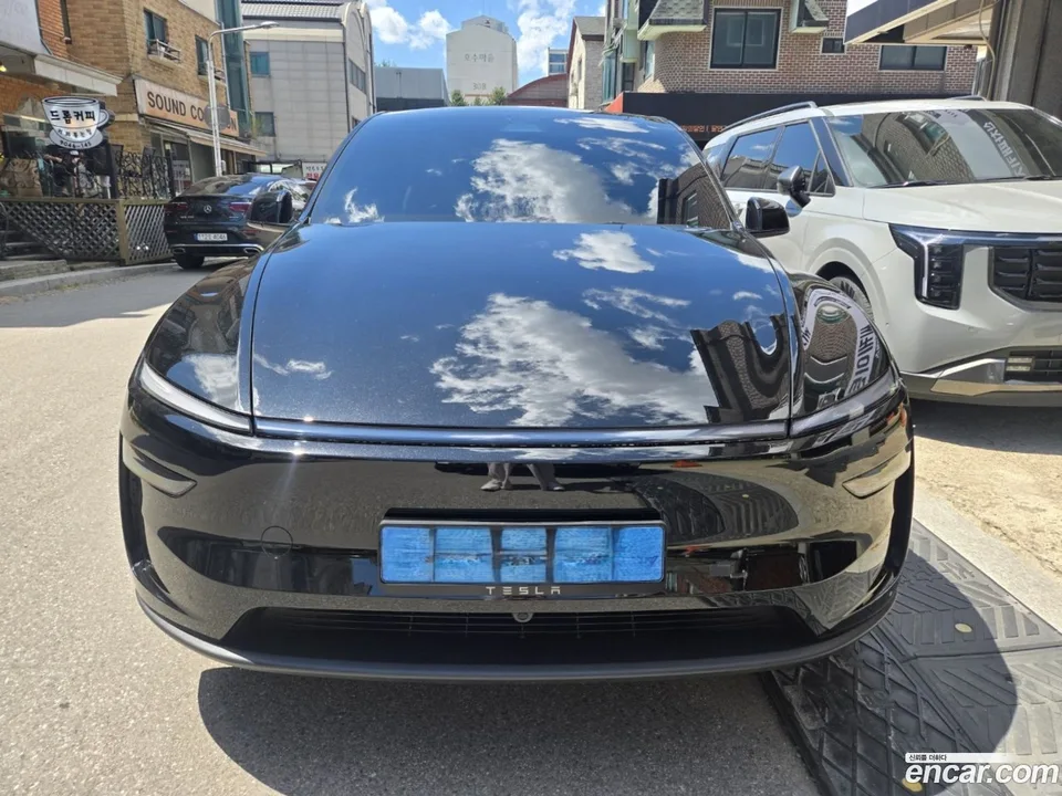 Tesla Model Y RWD 2026 — photo 1, buy with delivery to Moscow