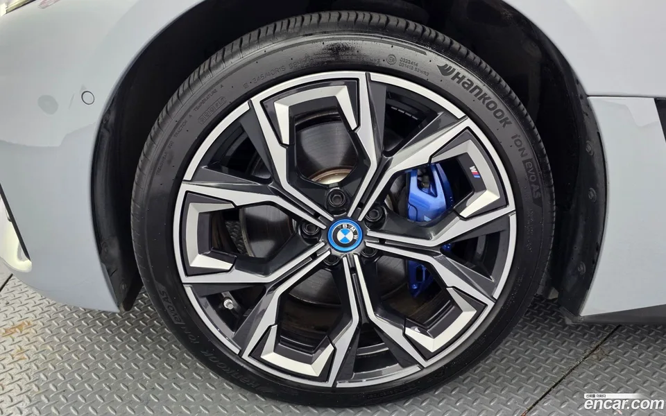 BMW i4 eDrive40 M 2023 — thumbnail 2