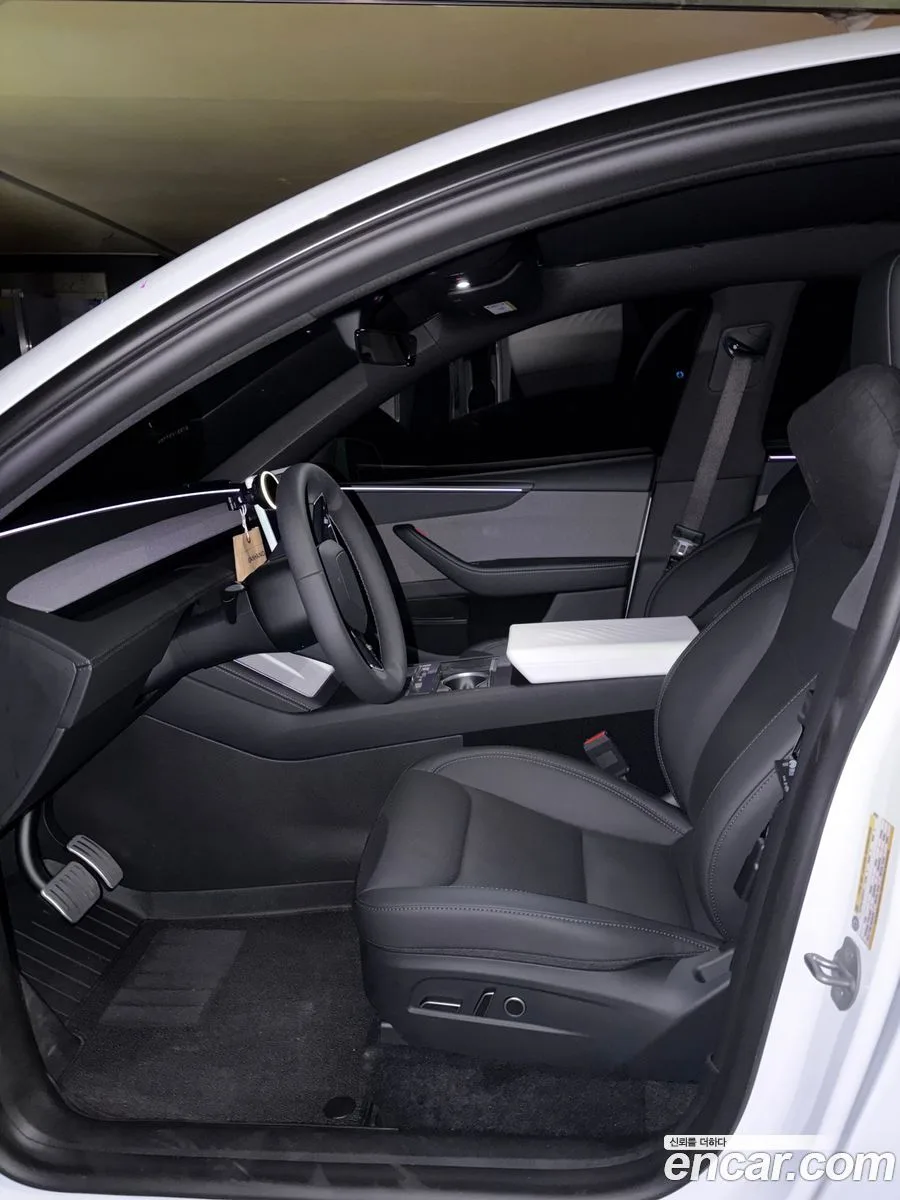 Tesla Model Y RWD 2026 — thumbnail 5