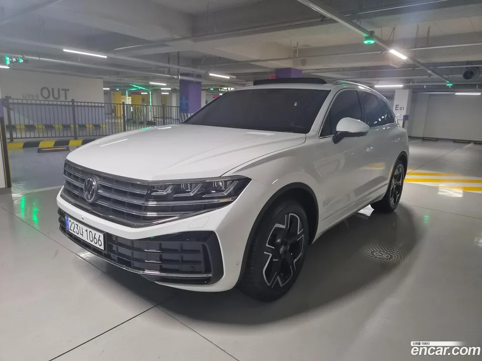 Volkswagen Touareg 3.0 TDI 2026 — photo 1, buy with delivery to Moscow