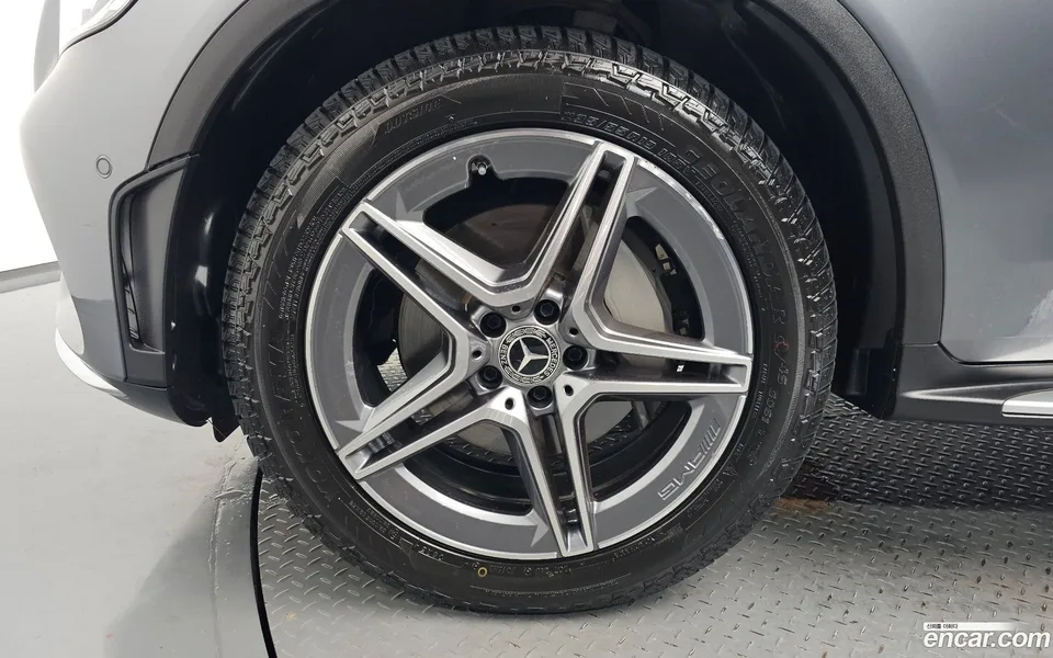 Mercedes-Benz GLC-Class GLC220 d 4MATIC 2022 — thumbnail 2