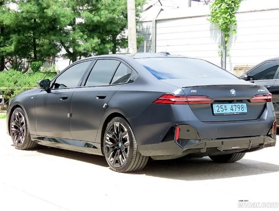 BMW i5 M60 xDrive 2024 — миниатюра 3