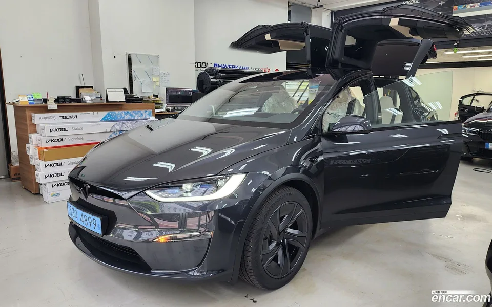 Tesla Model X 2026 — thumbnail 4