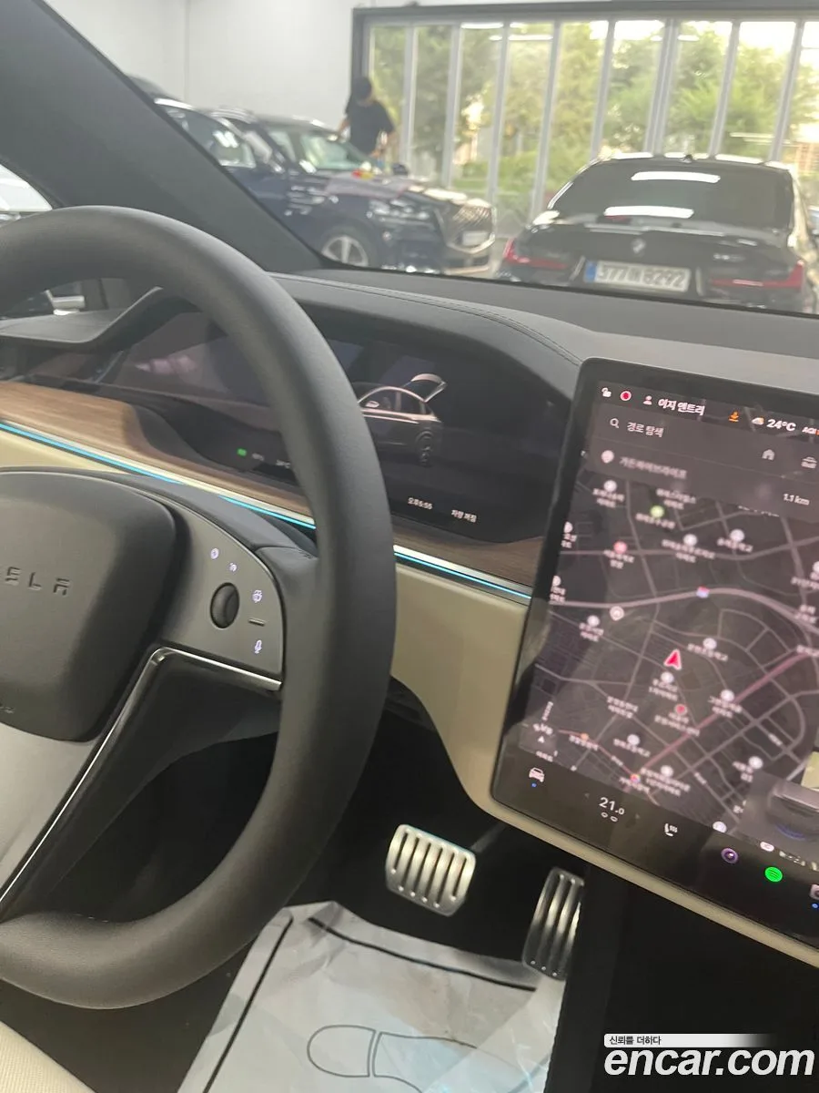Tesla Model X 2026 — thumbnail 5