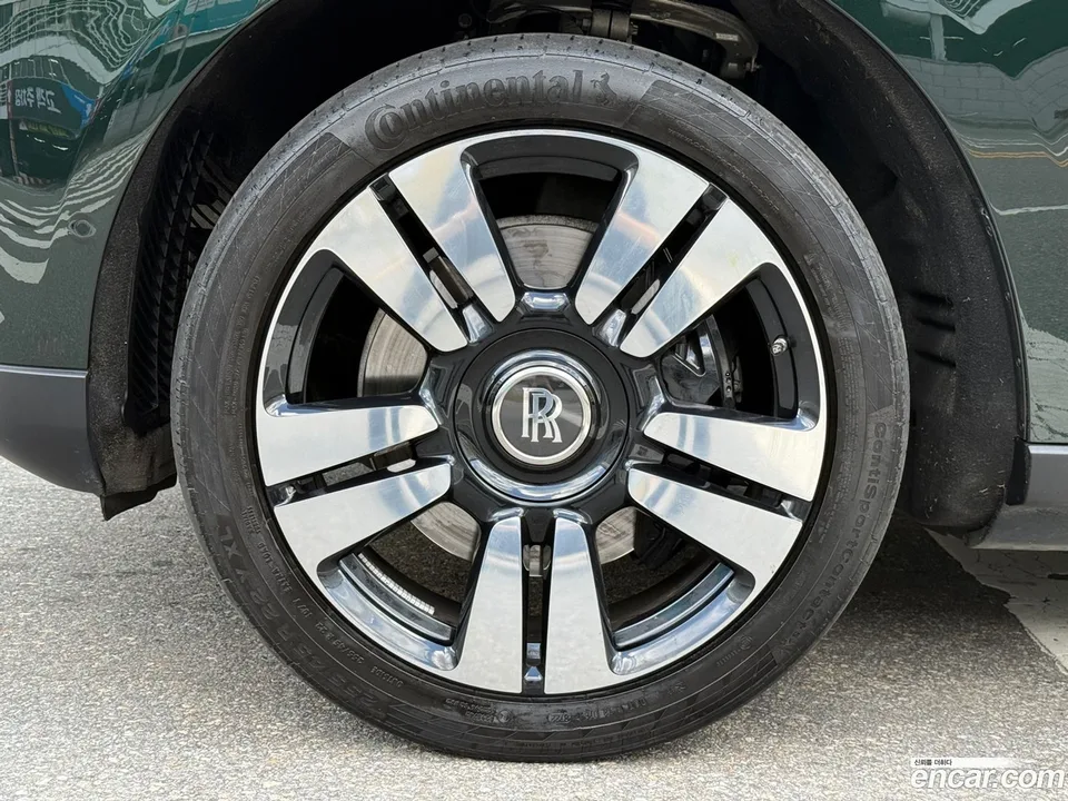 Rolls-Royce Cullinan 6.7 V12 2023 — thumbnail 2