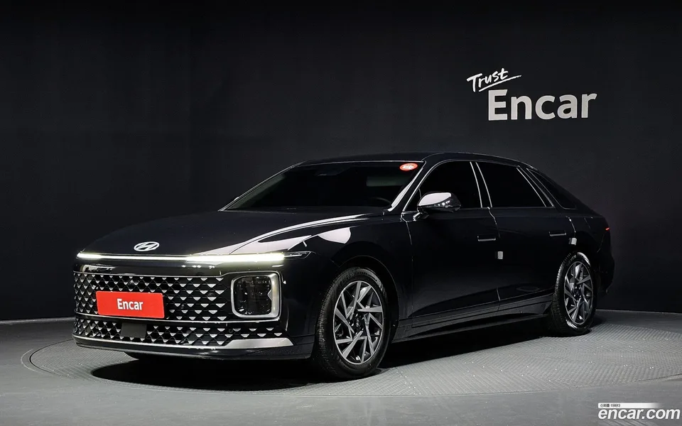 Hyundai Grandeur 2.5 2WD 2023 — photo 1, buy with delivery to Moscow