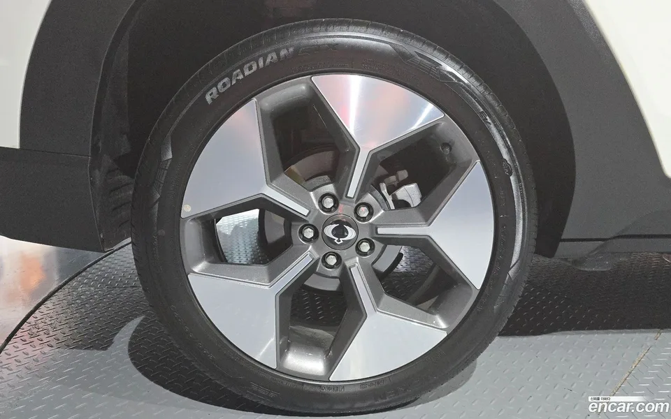 KG Mobility Torres EVX E7 2024 — thumbnail 2