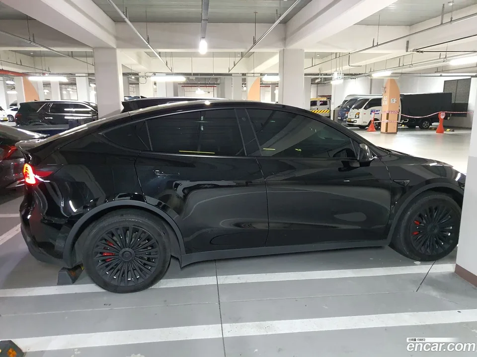 Tesla Model Y AWD 2022 — thumbnail 5