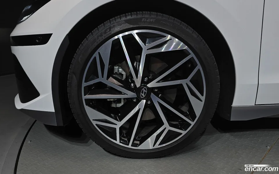 Hyundai Ioniq 6 2022 — thumbnail 2