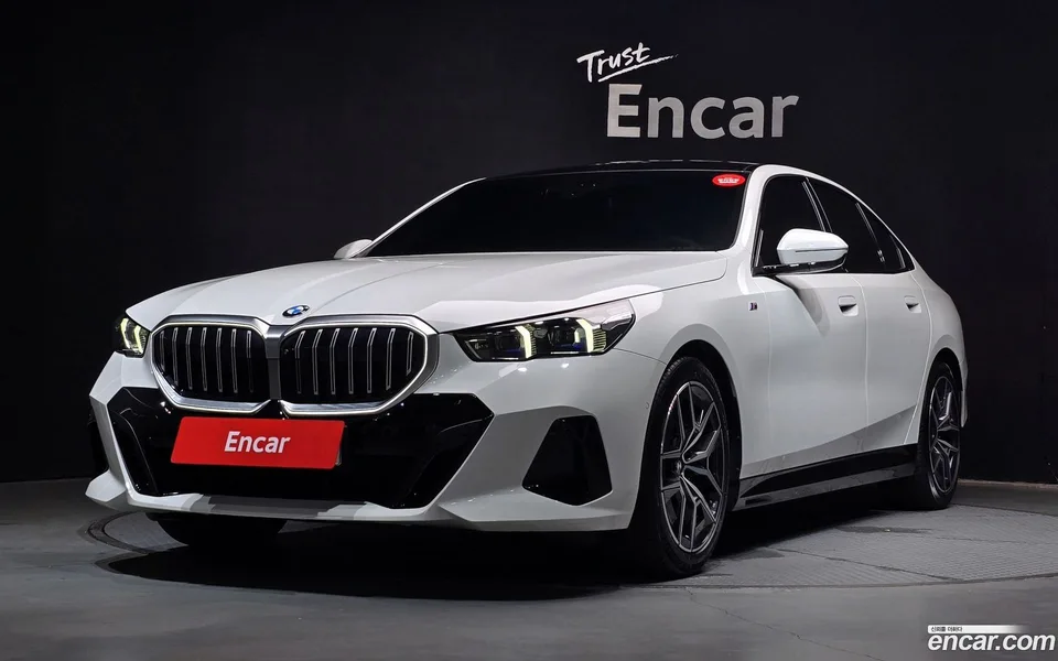 BMW 5 Series 520i M 2025 — photo 1, buy with delivery to Moscow