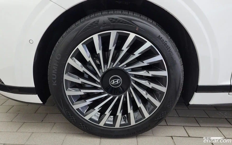 Hyundai Grandeur Hybrid 2024 — thumbnail 2
