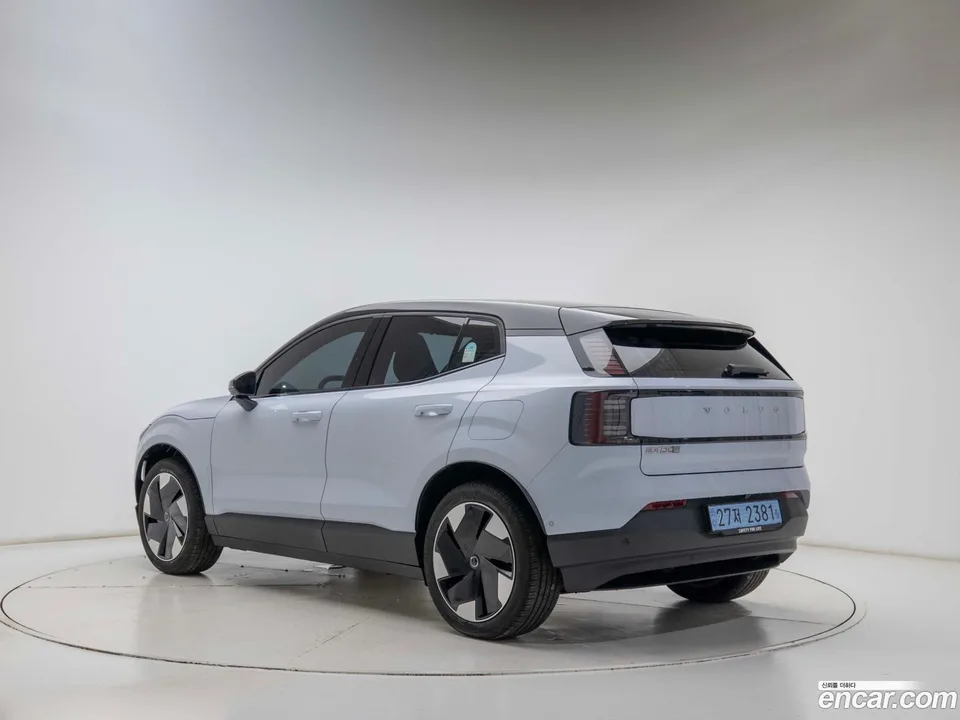 Volvo EX30 2025 — thumbnail 4