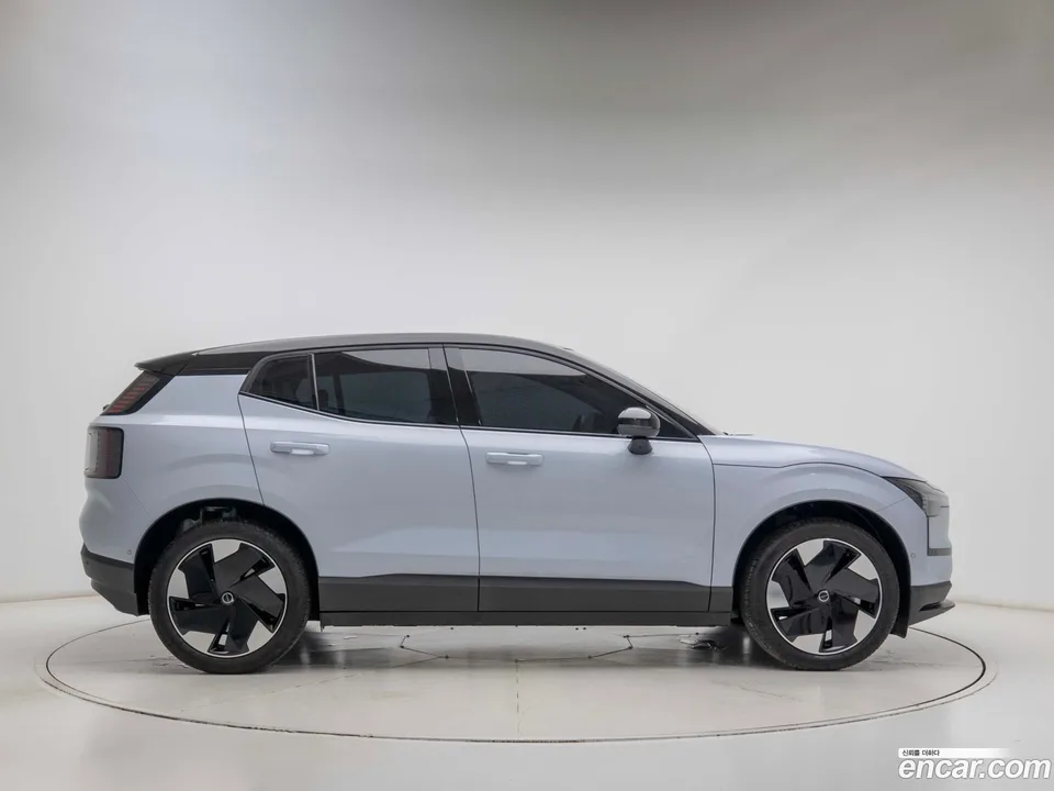 Volvo EX30 2025 — thumbnail 5