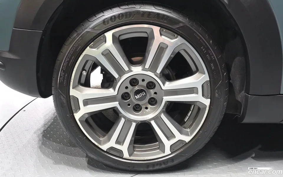 MINI Cooper S Countryman ALL4 2023 — thumbnail 5