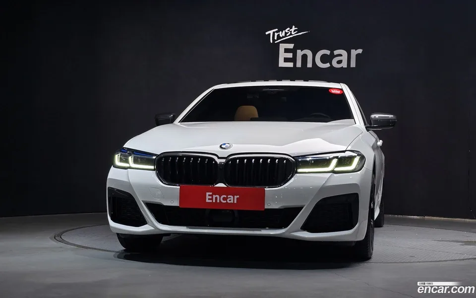 BMW 5 Series 520i M 2022 — thumbnail 3