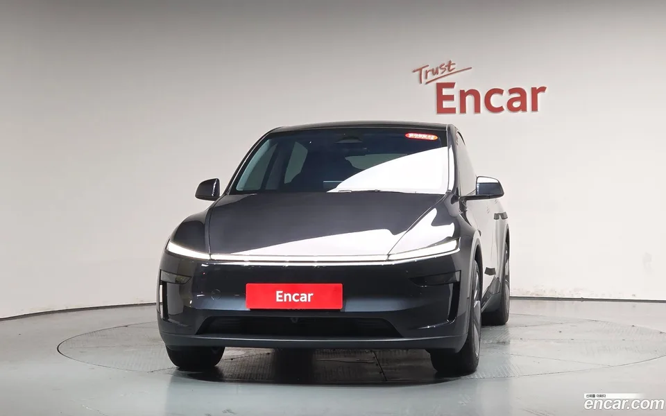 Tesla Model Y RWD 2025 — thumbnail 3