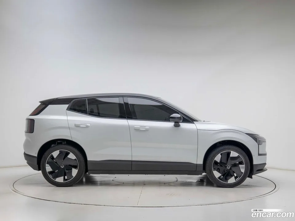 Volvo EX30 2025 — thumbnail 5