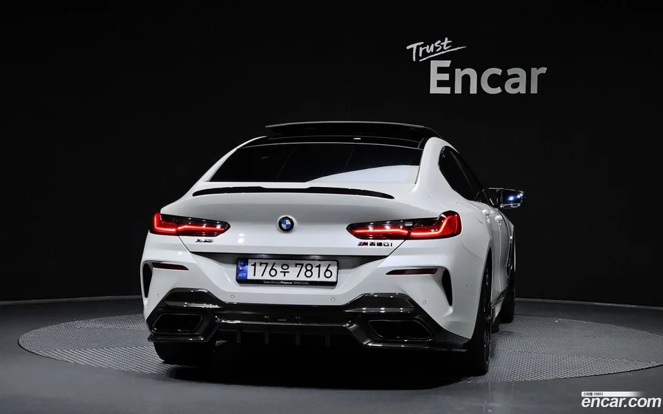 BMW 8 Series M850i xDrive 2024 — thumbnail 4