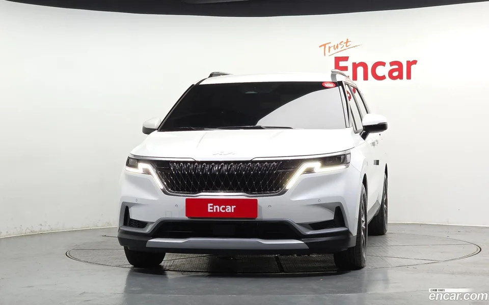 Kia Carnival 9 2023 — thumbnail 3