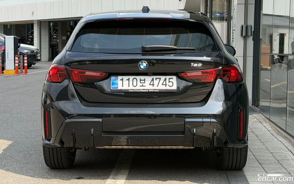 BMW 1 Series 120 M 2025 — thumbnail 4