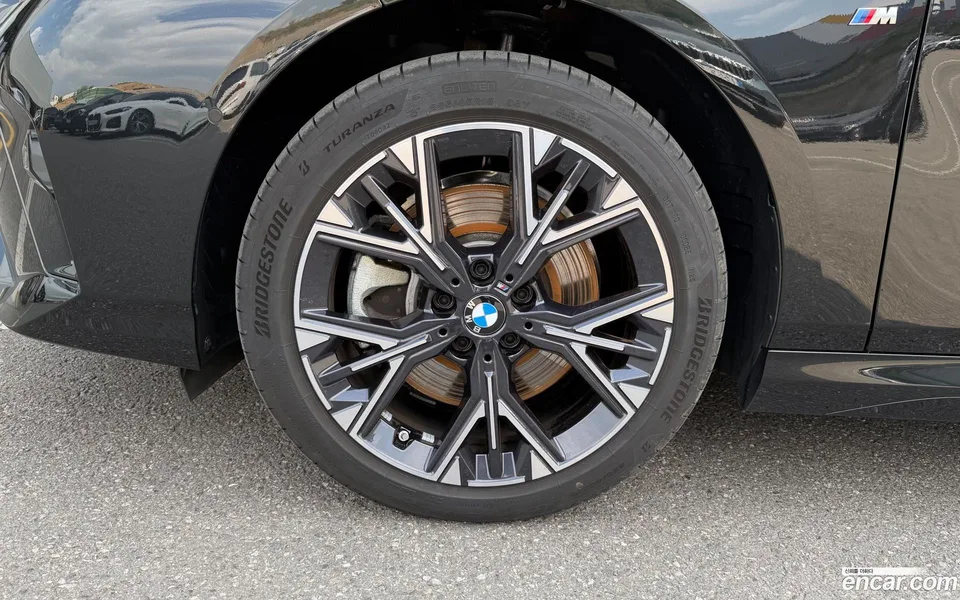 BMW 1 Series 120 M 2025 — thumbnail 5
