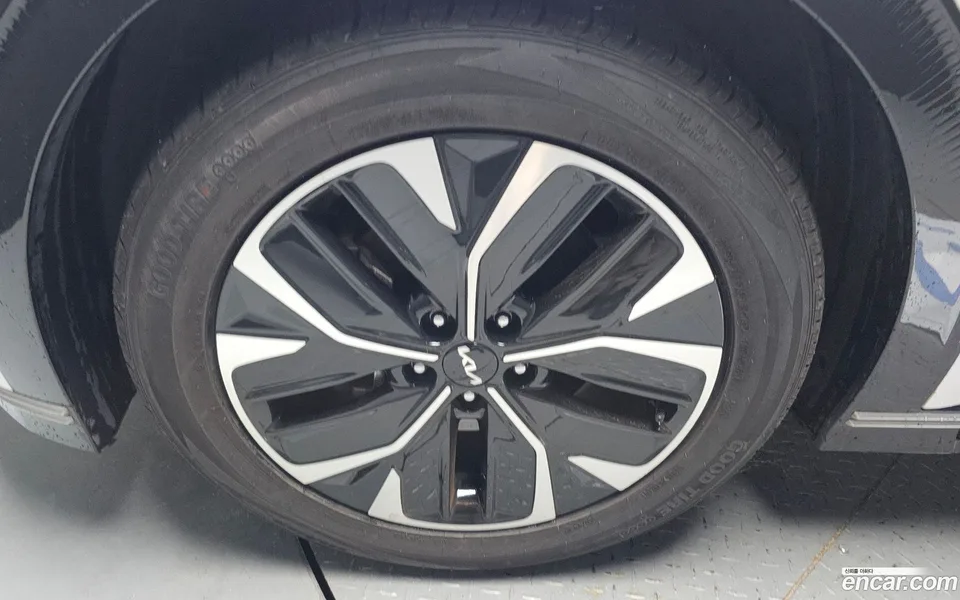 Kia EV6 2024 — thumbnail 2