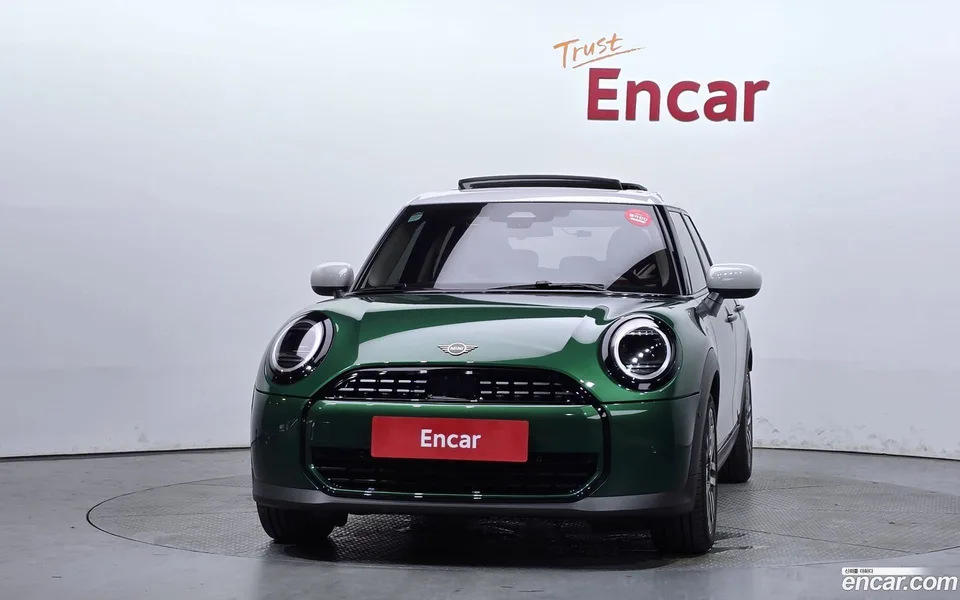 MINI Cooper C 5 2025 — thumbnail 3