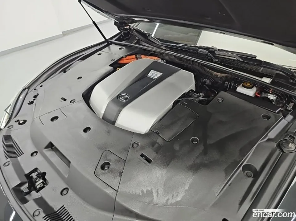 Lexus LS 500h 3.5 AWD 2022 — thumbnail 5