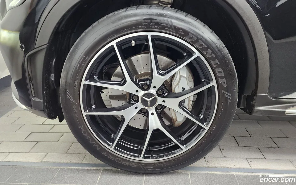 Mercedes-Benz GLC-Class AMG GLC43 4MATIC 2022 — thumbnail 2