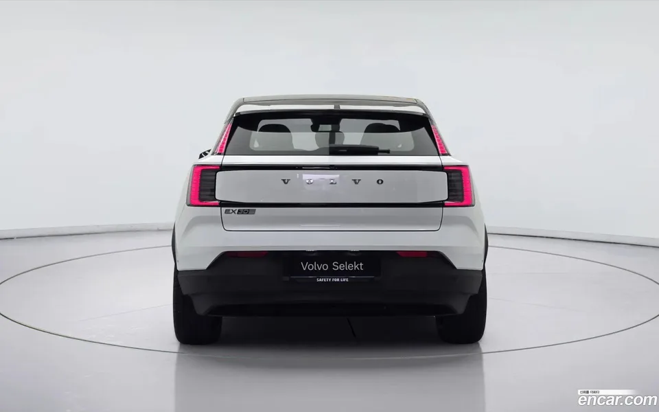 Volvo EX30 2025 — thumbnail 2