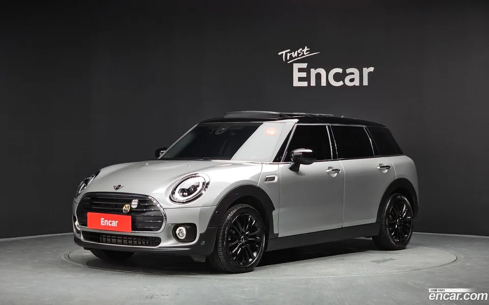 MINI Cooper Clubman 2023 — photo 1, buy with delivery to Moscow