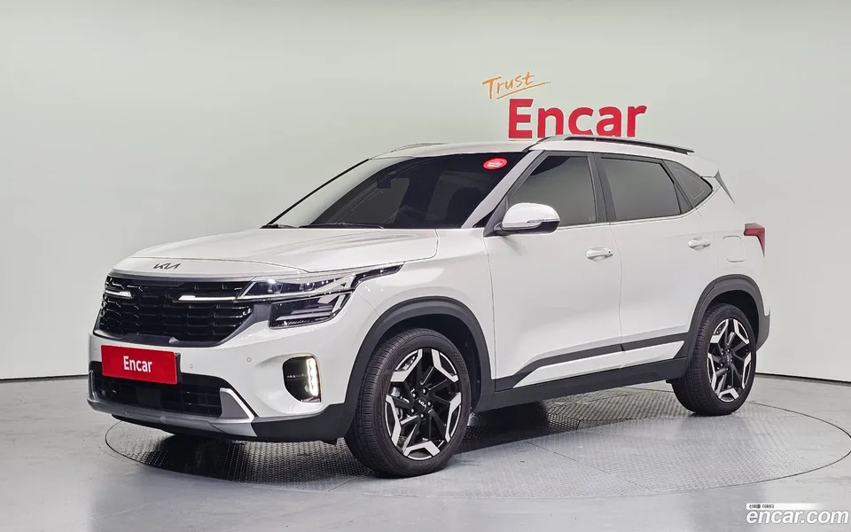 Kia Seltos 1.6 2WD 2022 — photo 1, buy with delivery to Moscow