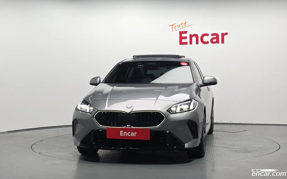 BMW 1 Series 120 M 2025 — thumbnail 3