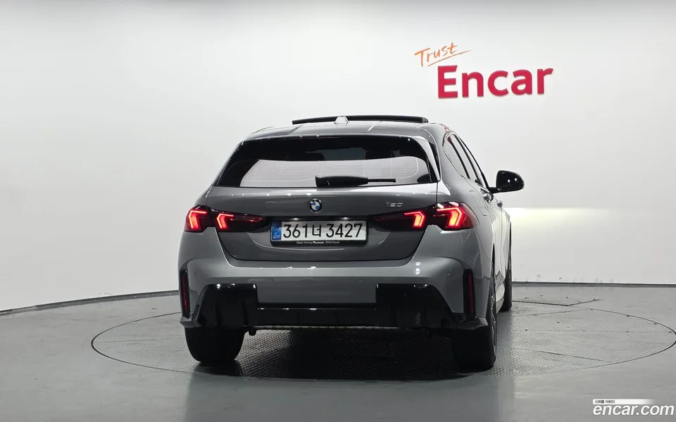 BMW 1 Series 120 M 2025 — thumbnail 4