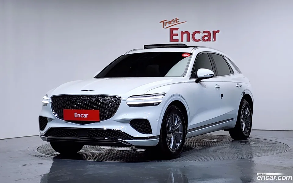 Genesis GV70 2.5T 2WD 2025 — photo 1, buy with delivery to Moscow