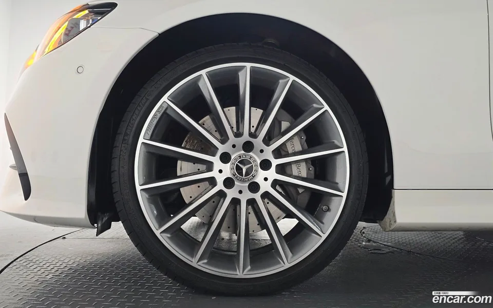 Mercedes-Benz E-Class E450 4MATIC 2023 — thumbnail 2