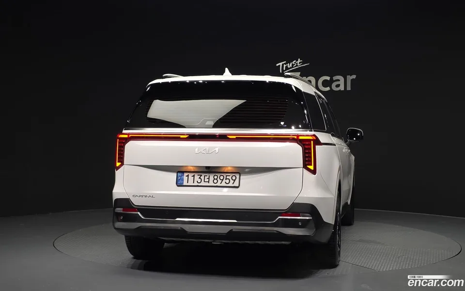Kia Carnival 9 2024 — thumbnail 4