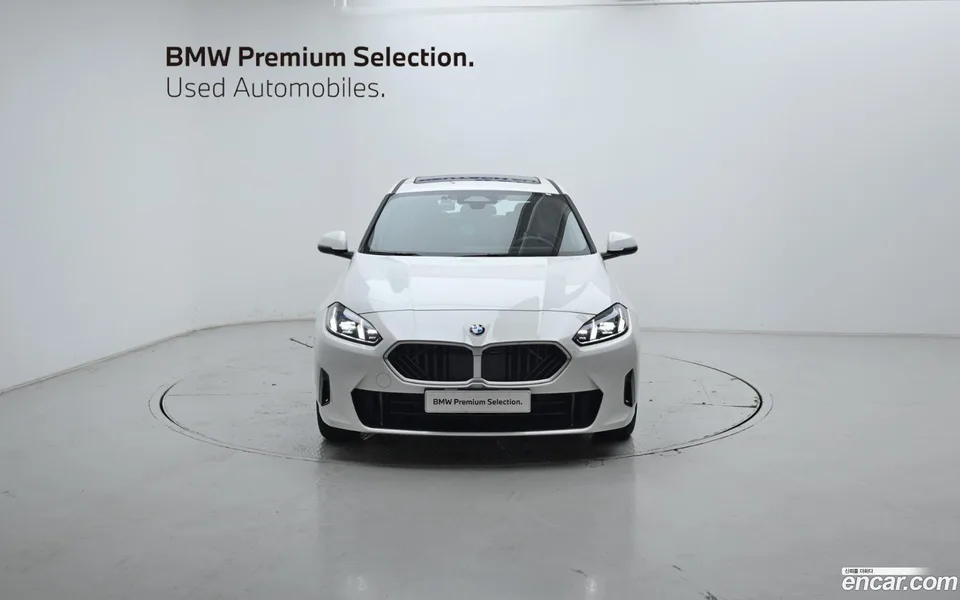 BMW 1 Series 120 2025 — thumbnail 3