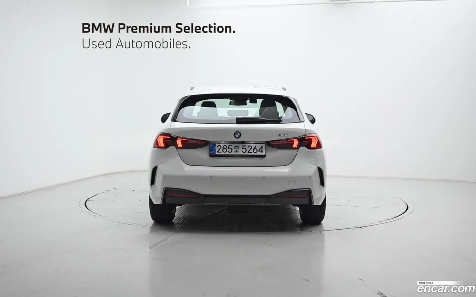 BMW 1 Series 120 2025 — thumbnail 4