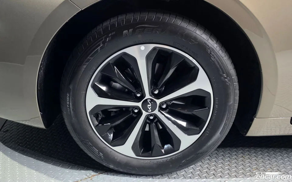 Kia K8 Hybrid 2024 — thumbnail 5